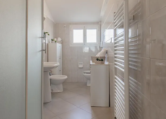 H11 Elena House Vista - Porto Sanremo